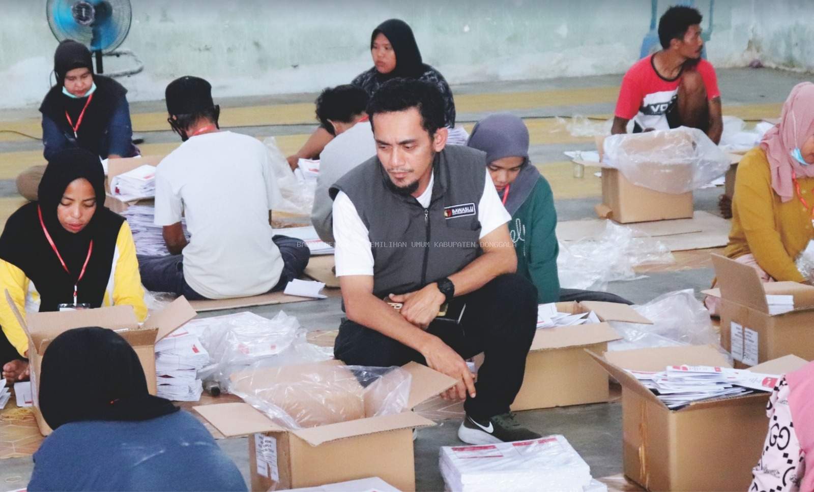 Hari Pertama sortir Dan Lipat Surat Suara, Bawaslu Donggala Lakukan Pengawasan melekat