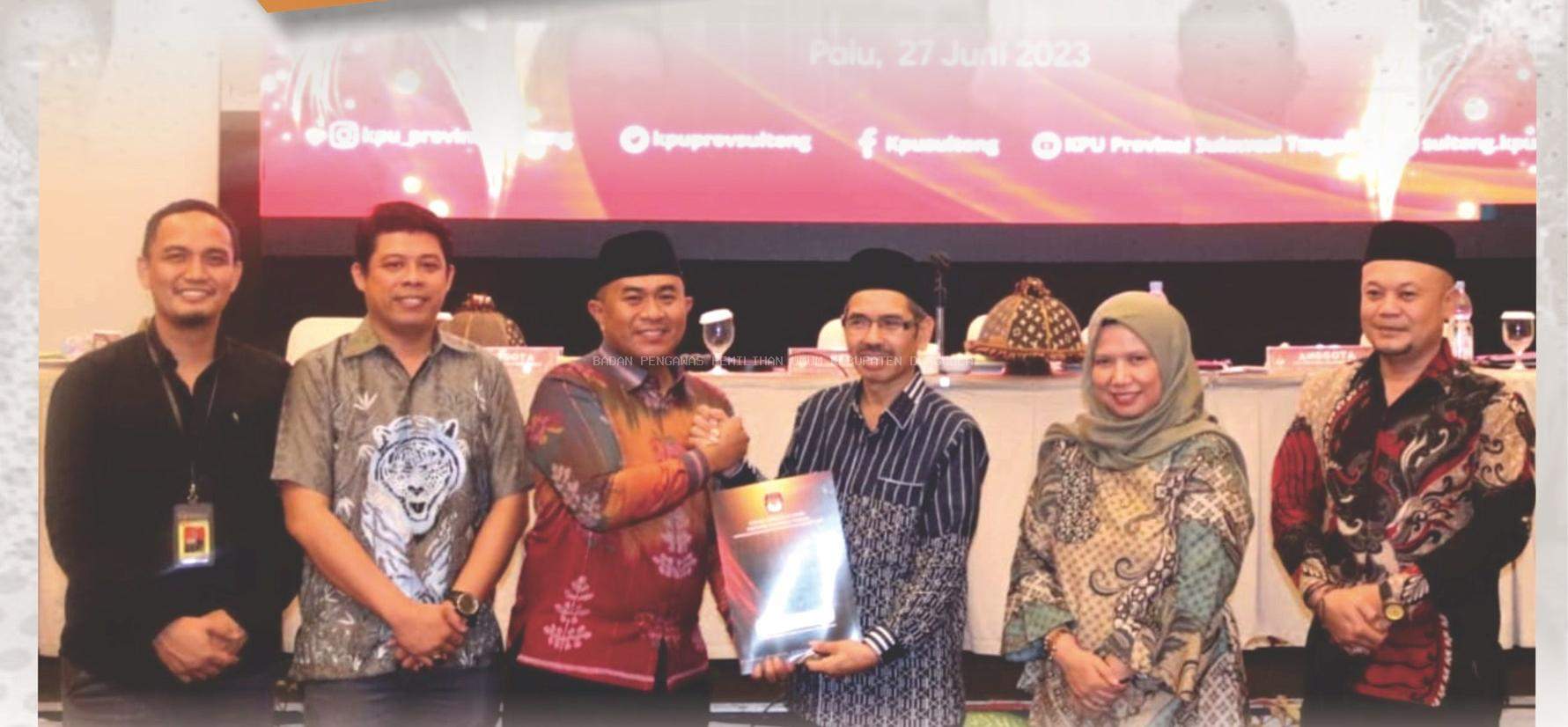 RAPAT PLENO TERBUKA REKAPITULASI DAFTAR PEMILIH TETAP DI PROVINSI SULAWESI TENGAH