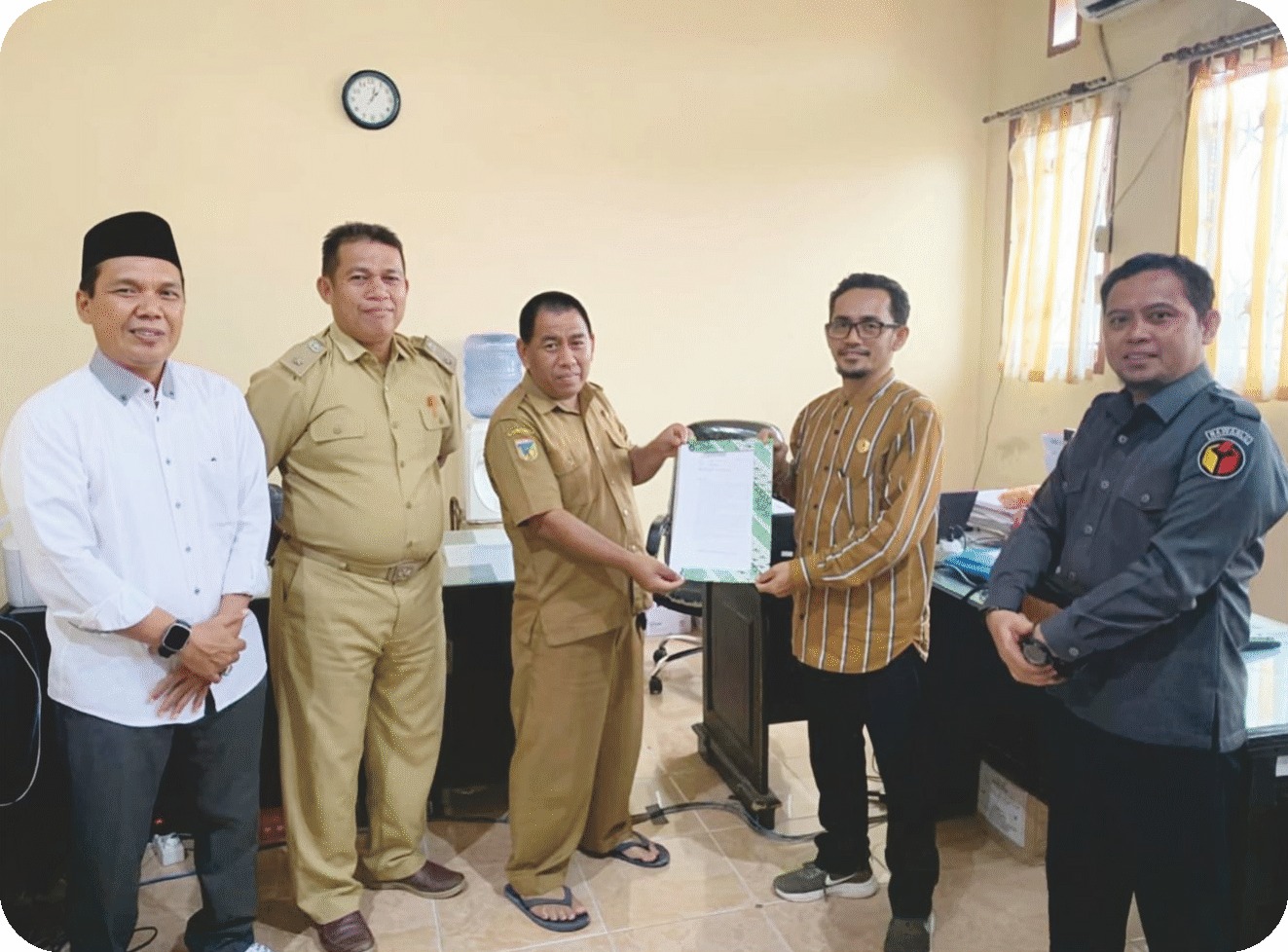  Guna meningkatkan pengawasan dan mewujudkan daftar pemilih yang akurat, mutakhir dan komperhensif bawaslu donggala melakukan kunjungan kerja yang dipimpin langsung ketua, anggota, kasubag Beserta tim.