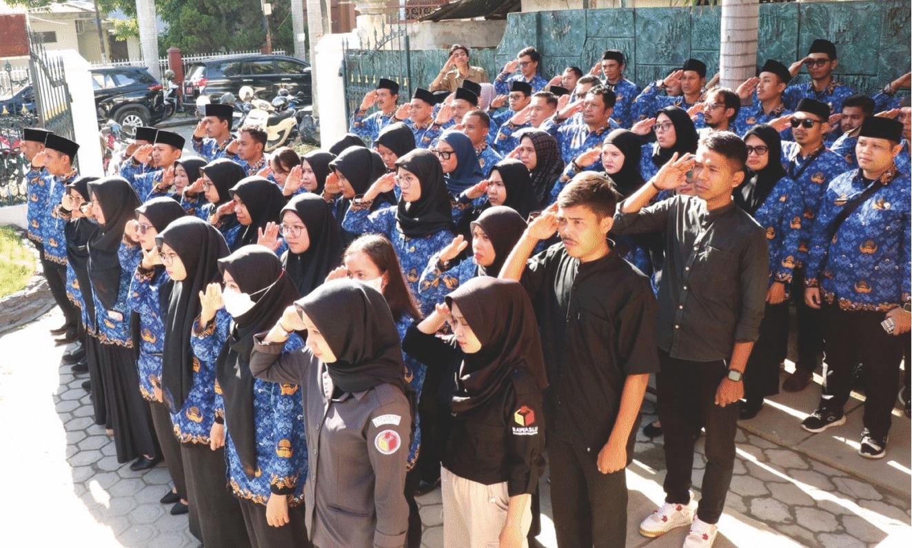 Bawaslu Donggala hadiri upacara peringatan hari sumpah pemuda ke-97 bertajuk "Pemuda Pemudi Bergerak, Indonesia Bersatu" dihalaman kantor Bawaslu Sulteng.