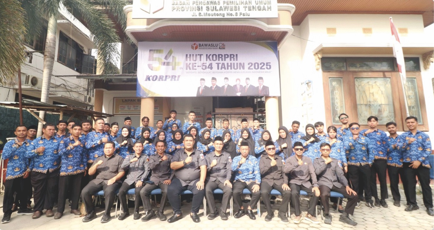  Bawaslu Provinsi Sulawesi Tengah gelar upacara peringatan Hari Ulang Tahun Korps Pegawai Republik Indonesia (KORPRI) ke-54. Bertajuk "Bersatu, Berdaulat, Bersama KORPRI Mewujudkan Indonesia Maju"