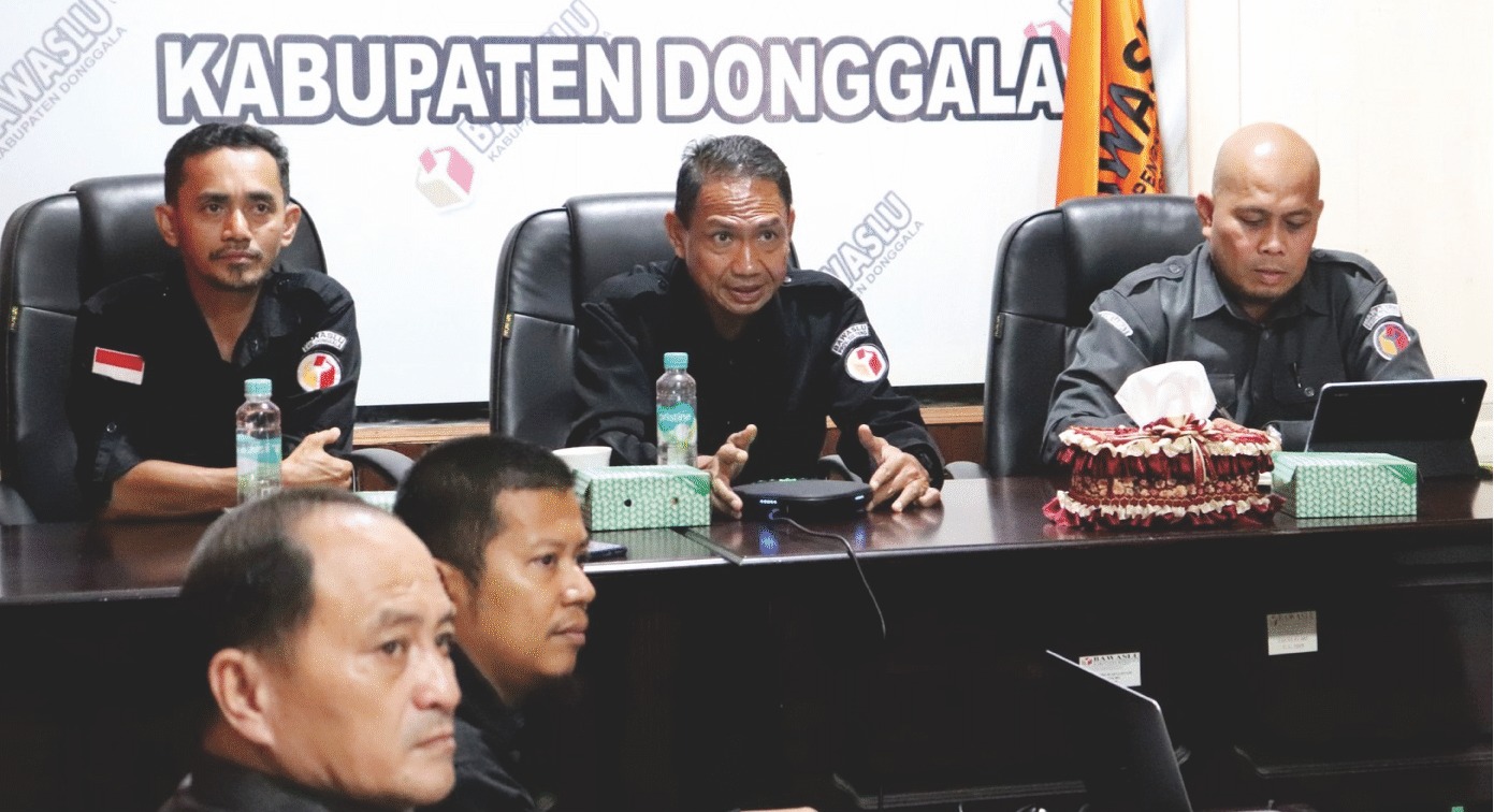 Bawaslu Provinsi Sulteng menggelar Rapat Evaluasi Layanan Hukum bersama jajaran Bawaslu Kabupaten/Kota