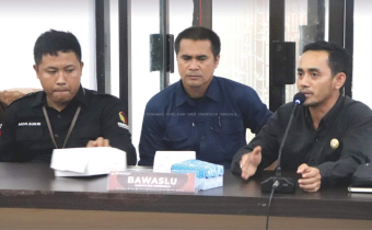 Bawaslu Donggala Imbau Parpol Peserta Pemilu Menertibkan Alat peraga Secara Mandiri