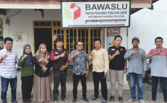 PENGUATAN KAPASITAS KELEMBAGAAN DALAM PENCERMATAN DAFTAR PEMILIH TETAP (DPT)