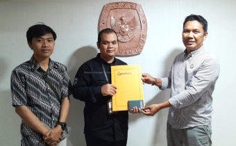 Tim Fasilitasi Serahkan Dokumen Hasil Pengawasan Pungut Hitung Rekap Suara Ke Bawaslu RI