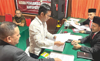 Musyawarah Sengketa Lanjutan Penyampaian Kesimpulan dari Pihak Pemohon dan Termohon Pemilihan 2024
