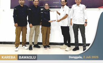  Ketua, Anggota, Kasubag serta sekretariat Bawaslu Donggala turut serta dalam Rapat Pleno Terbuka Rekapitulasi dan Penetapan Pemutakhiran Data Pemilih Berkelanjutan (PDPB) Tahun 2025. Kegiatan digelar oleh KPU Kabupaten Donggala yang berlangsung di ruang rapat kantor KPU pada, Rabu (2/7/2025).