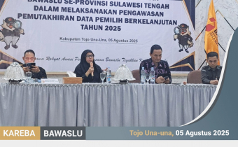 Dalam rangka perkuat pengawasan tahapan pemutakhiran data pemilih berkelanjutan Ketua dan Anggota Bawaslu Donggala hadiri kegiatan yang diselenggarakan Bawaslu Sulteng di Tojo Una-una.