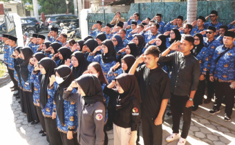 Bawaslu Donggala hadiri upacara peringatan hari sumpah pemuda ke-97 bertajuk "Pemuda Pemudi Bergerak, Indonesia Bersatu" dihalaman kantor Bawaslu Sulteng.