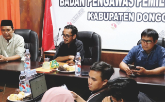 Rapat Penyelenggaraan Kearsipan dan Pengelolaan Ketatausahaan, yang turut dihadiri oleh tim dari Bawaslu Provinsi Sulawesi Tengah